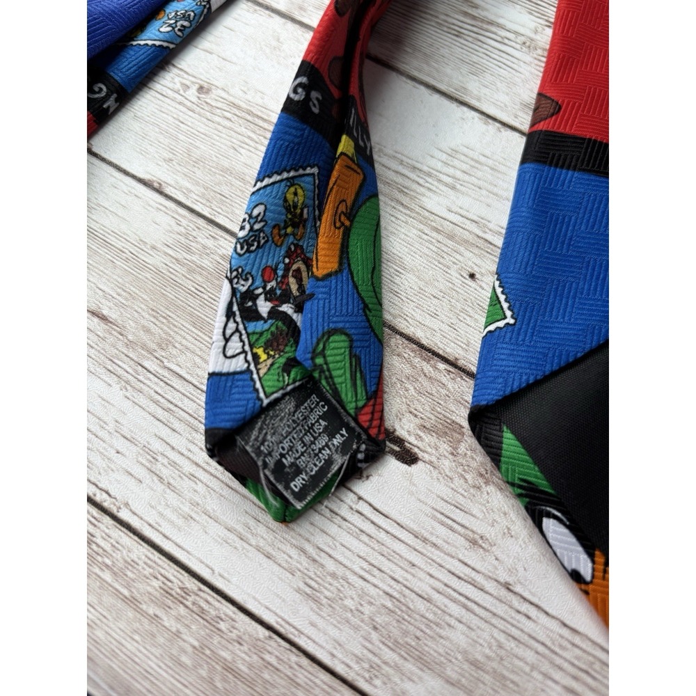 Vintage 1997 Looney Tunes Stamp Collection Men's Neck Tie - Picture 6 of 6
